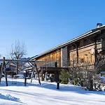 Weberhof 5 *